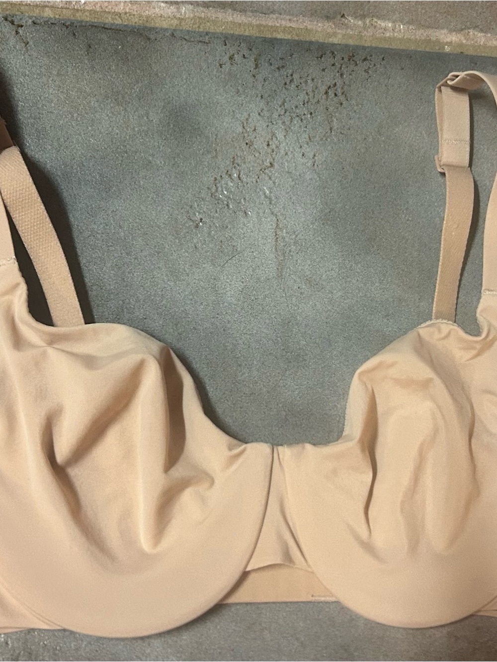 SKIMS Beige/Nude Underwire Smooth Bra
